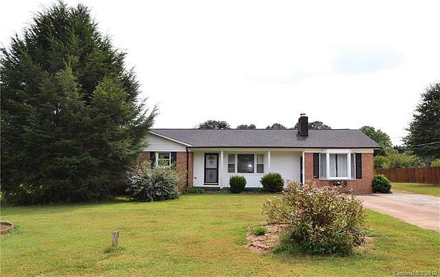 1st image of 201 Maplewood Dr