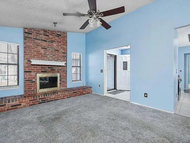 12312 SW 14th St — Photo 3