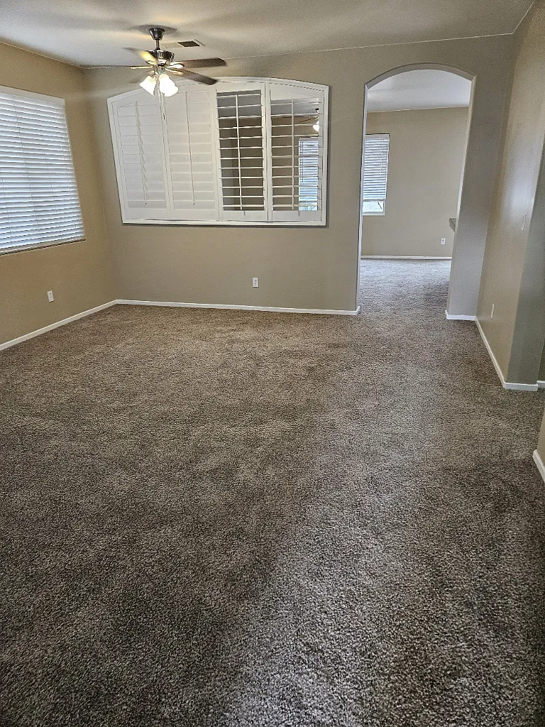 4 bed, 1850 sqft, $2,400 — Photo 2