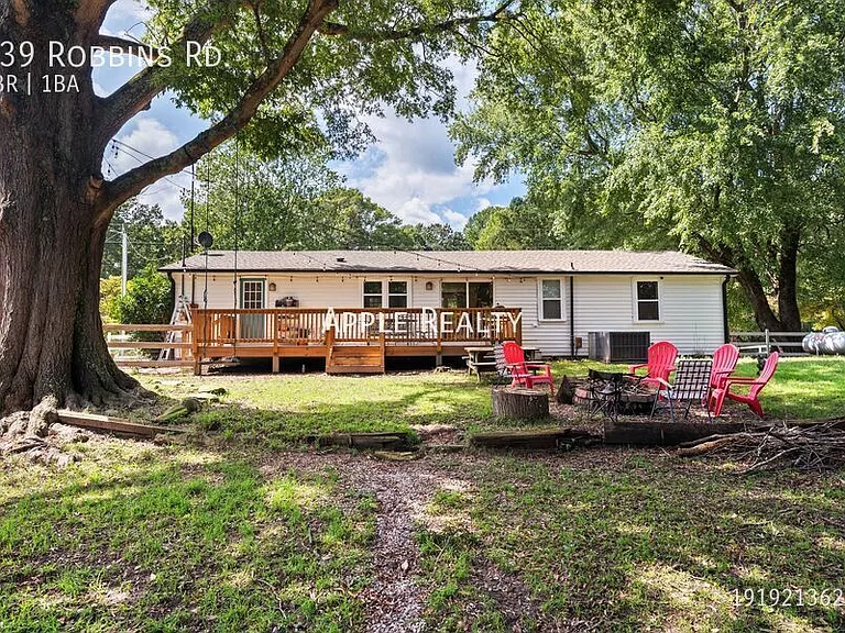 339 Robbins Rd — Photo 17