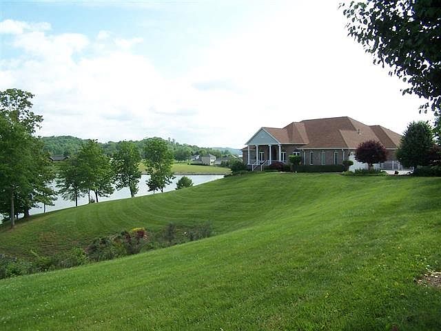 1st image of 305 Scenic Shores Way