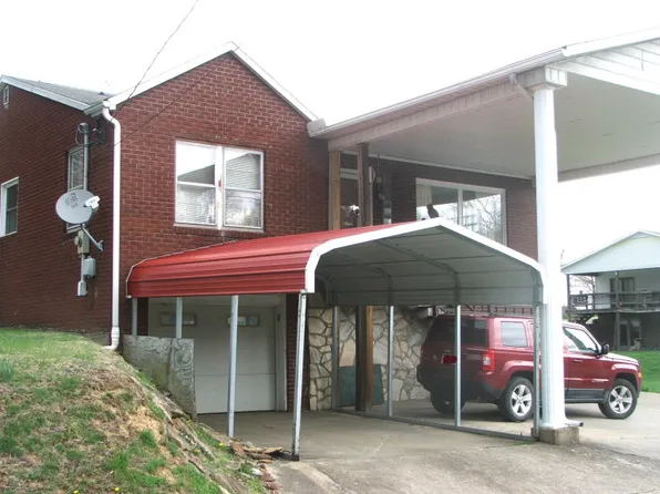 410 Charles St, Glenville, WV 26351