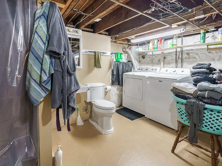 Unique 2 Bedroom in German Village — Photo 7
