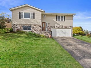 113 Kerri Ann Ct, Hartford, WI 53027