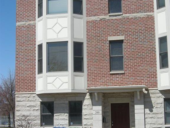 2nd image of 200 E Reservoir Ave #8