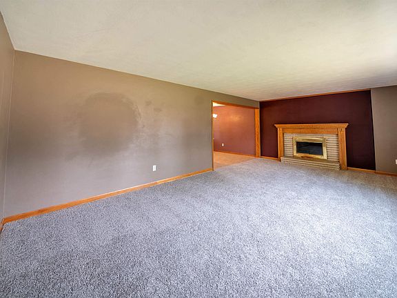 4th image of 230 E Fernwood St