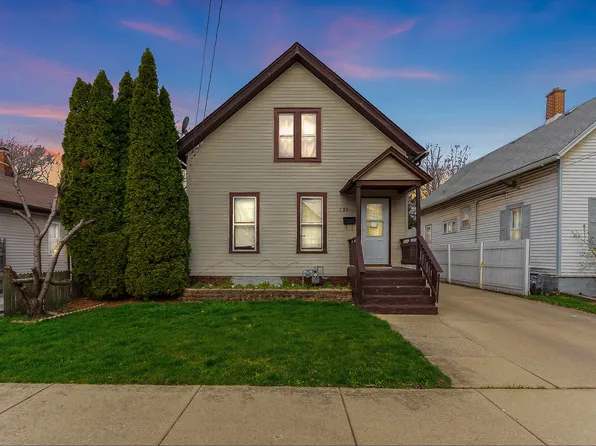 833 E Lake St, Aurora, IL 60506