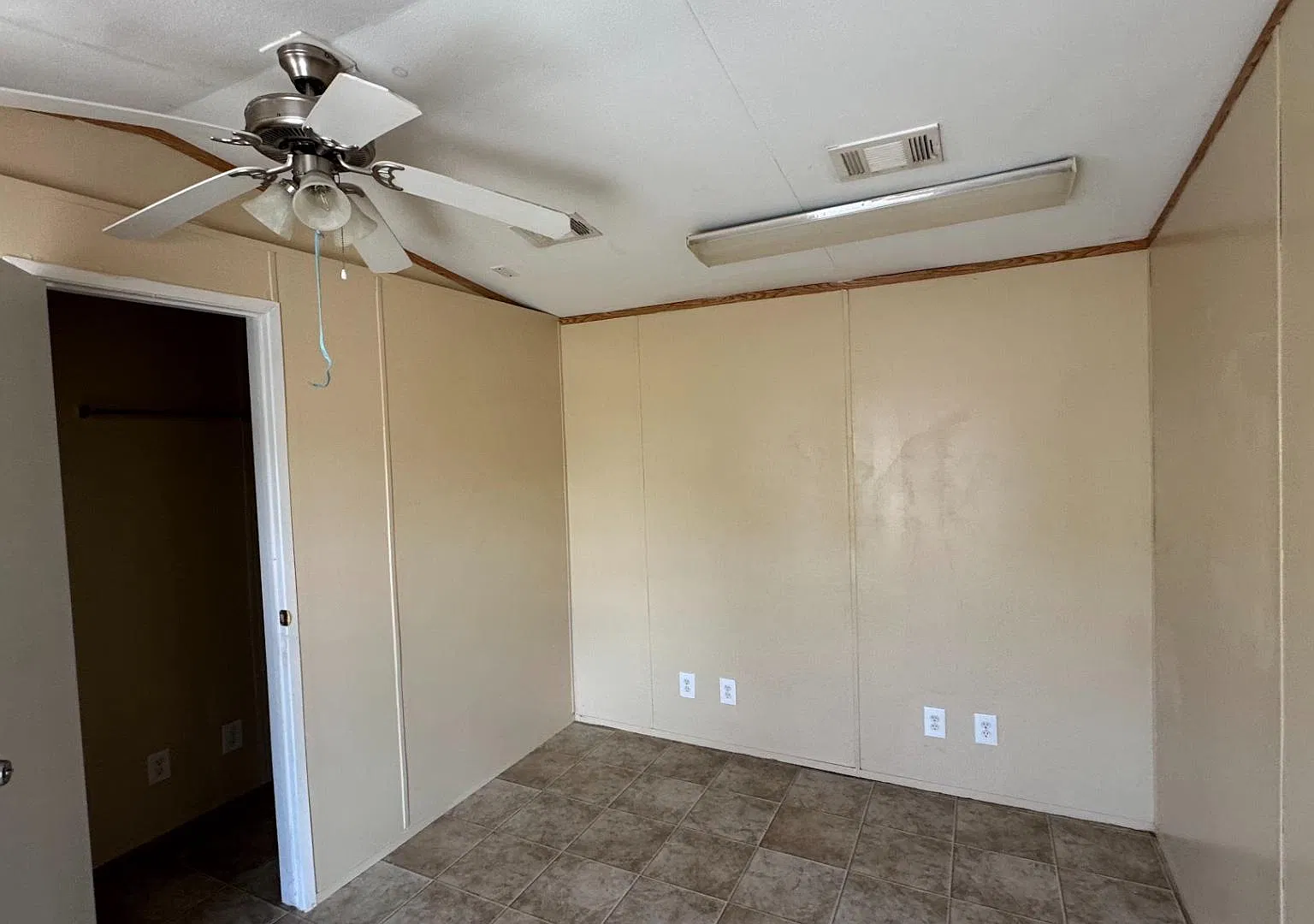 3 bed, 1275 sqft, $700 — Photo 3