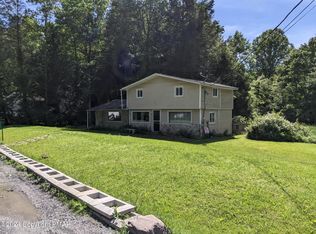 1121 Creek Ln, Saylorsburg, PA 18353