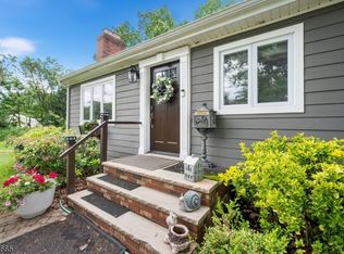 126 Smith Rd, Somerset, NJ 08873