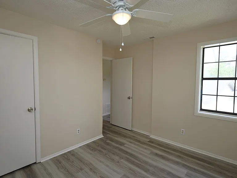 2820 Kirkwood Cir — Photo 11