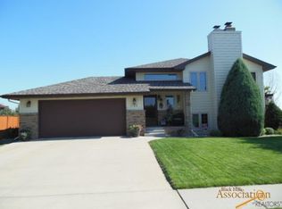 4122 Wisconsin Ave, Rapid City, SD 57701