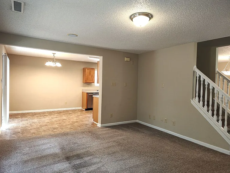 2038 Dunsmore Ln — Photo 6