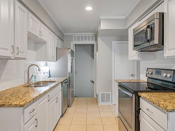 5th image of 2614 Custer Pkwy APT C