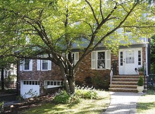 215 Woodside Ave, Ridgewood, NJ 07450