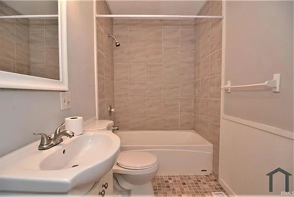 2329 Pollack Ave — Photo 7