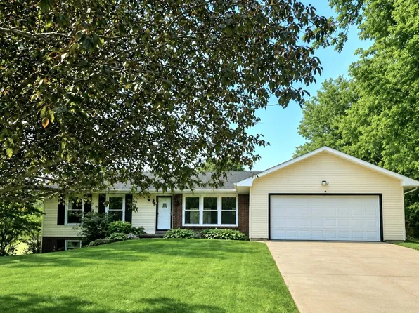 2174 Holly Dr, Charlotte, MI 48813