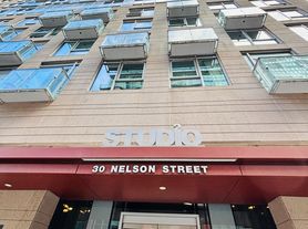 30 Nelson St