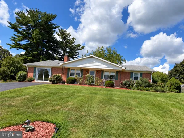 83 Carrell Ln, Charles Town, WV 25414