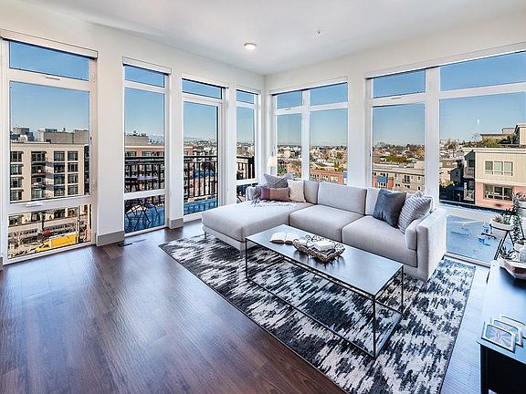 3rd image of 1420 E Madison St #211