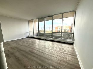 25 Four Winds Dr #906, Toronto, ON M3J 1K8