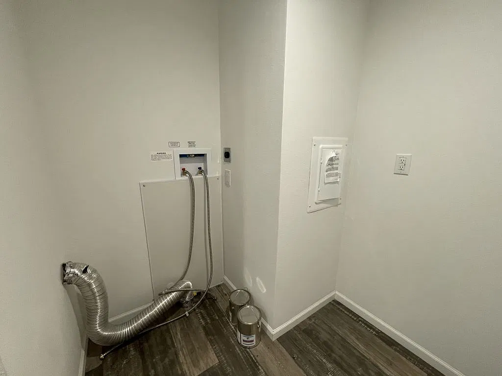 2 bed, 2.0 bath, 1095 sqft, $1,800 — Photo 4