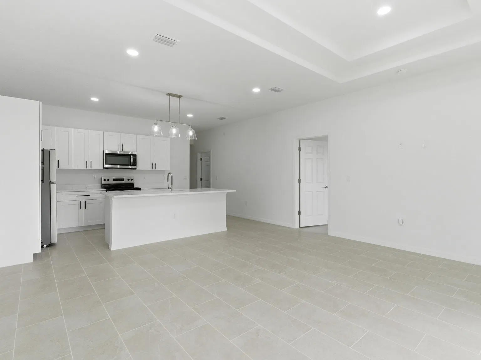 3 bed, 1200 sqft, $1,795 — Photo 3