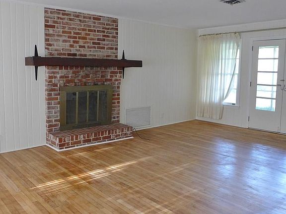 2nd image of 330 Peachtree St