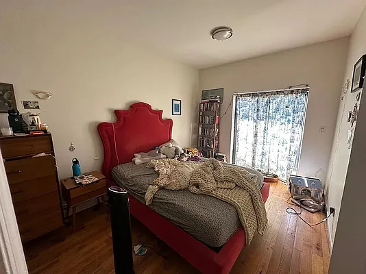 Rented by Yup Realty LLC | media 2