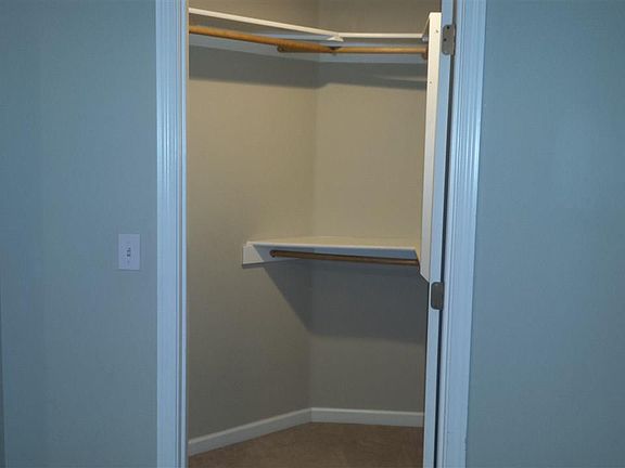 4th image of 510 Serge Ln NE