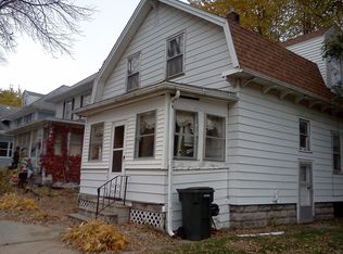 810 W 1st St, Waterloo, IA 50701