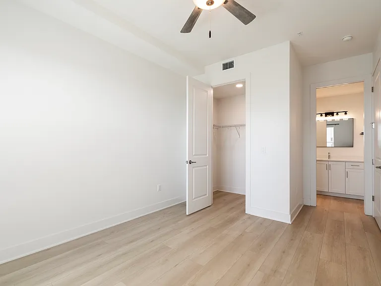 400 150th Ave #501 — Photo 20
