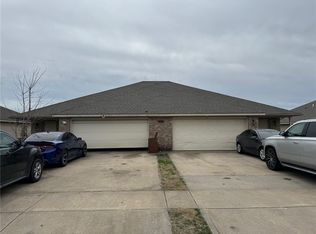 1013 & B Remington Dr #A, Springdale, AR 72764