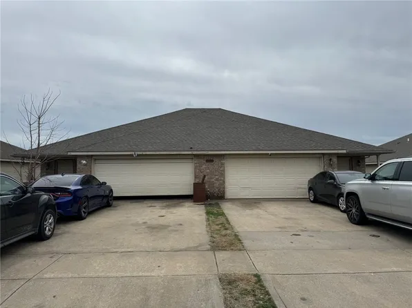 1013 & B Remington Dr #A, Springdale, AR 72764