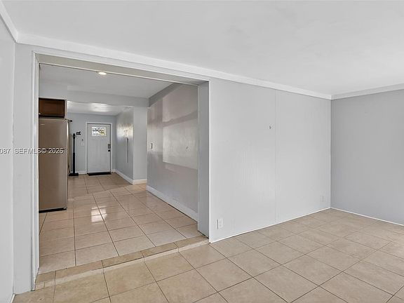 4th image of 4998 SW 92nd Ter