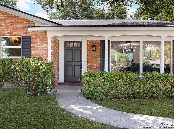 3rd image of 500 Travertine Ln