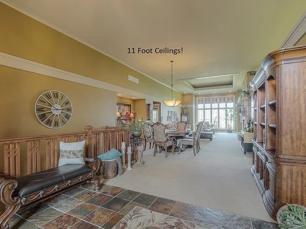 19420 W 102nd St, Lenexa, KS 66220