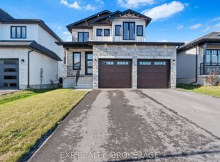 121 Creighton Dr, Loyalist, ON K0H2H0