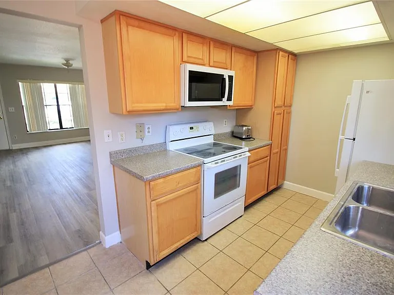 7446 Wynnewood Sq #190 — Photo 2