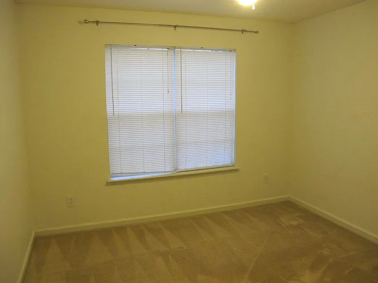 600 Surrey Ln — Photo 27