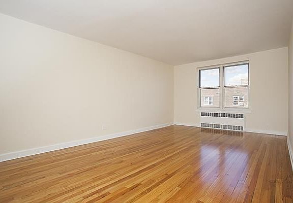 2nd image of 6535 Yellowstone Blvd APT 6C
