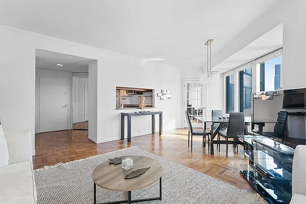 Rented by R New York | media 4