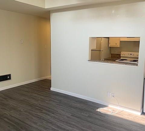 3rd image of 2007 Parrott Dr Unit B