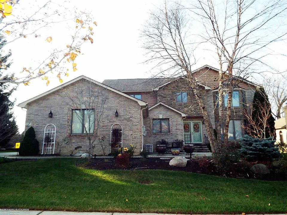 1st image of 56671 Portsmouth Dr