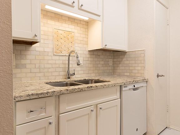 3rd image of 10047 Westpark Dr APT 85