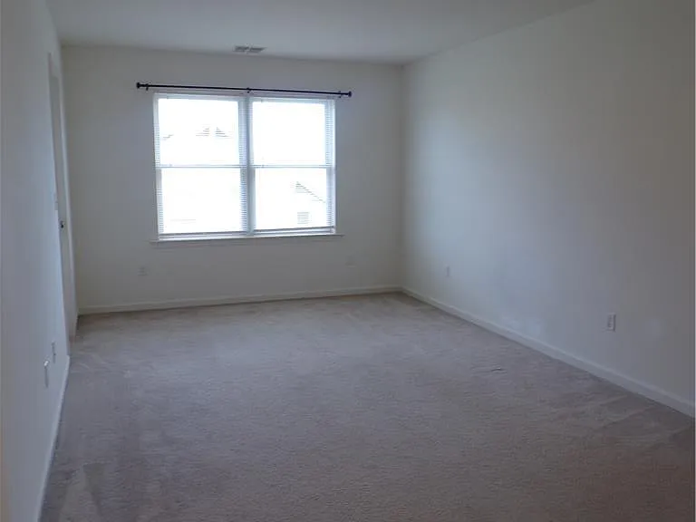 230 S Main St — Photo 10