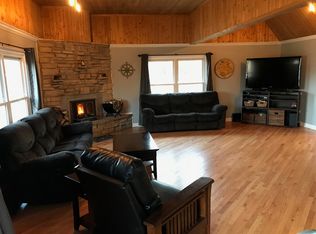 1390 Minard Ln, Libertyville, IL 60048