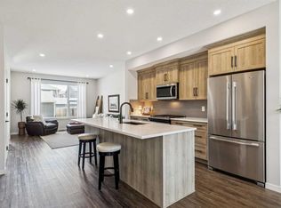 43 N Willow Cres, Okotoks, AB T1S5S1