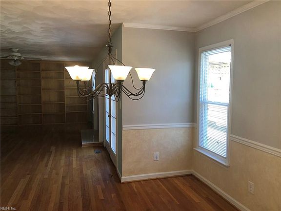 3rd image of 818 Stardale Dr