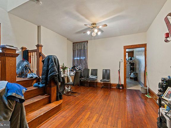 4th image of 3030 Barclay St